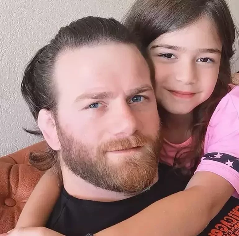 Survivor yarışmacısı Köksal'ın kızı 8. kattan düştü