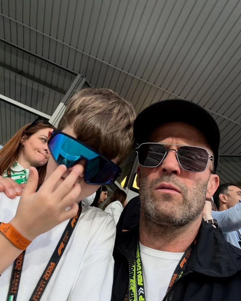 Fahriye Evcen ile Burak Özçivit, Formula 1 yarışını izlemeye gitti