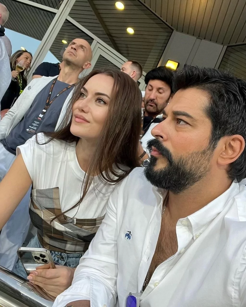 Fahriye Evcen ile Burak Özçivit, Formula 1 yarışını izlemeye gitti