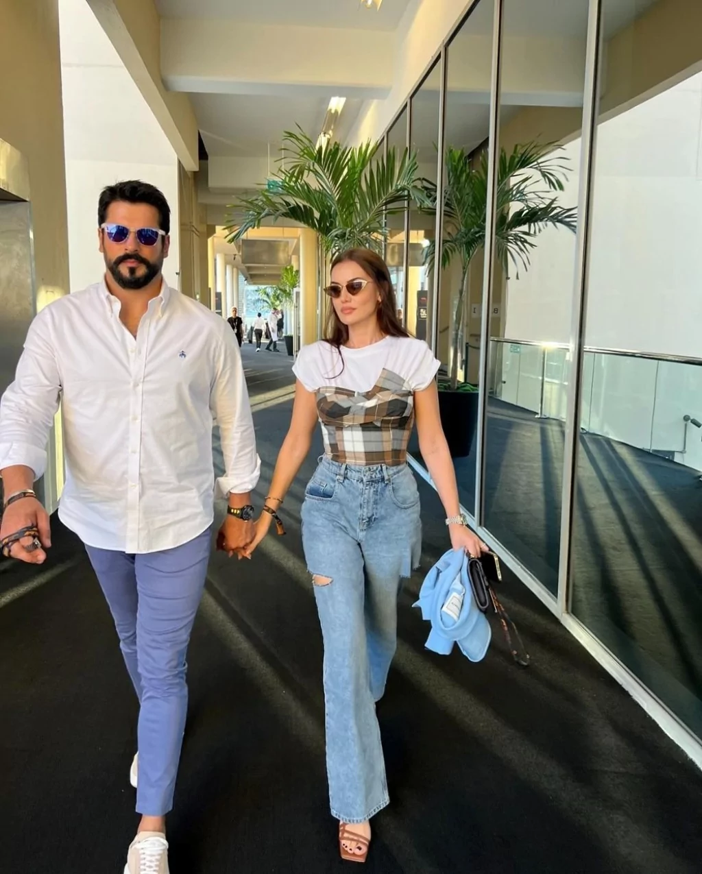 Fahriye Evcen ile Burak Özçivit, Formula 1 yarışını izlemeye gitti