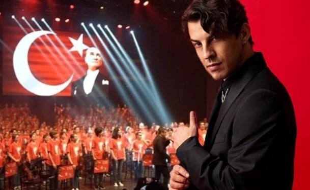 Norm Ender imzalı "Parla (100. Yıl marşı)" müfredata girecek