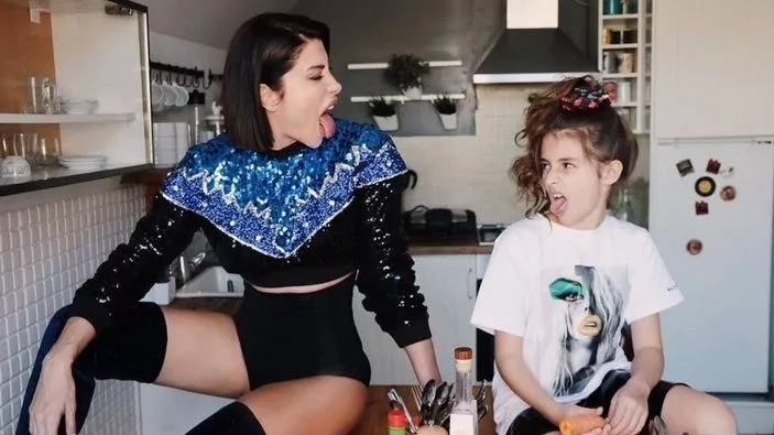 Deniz Akkaya'ya yakalama kararı çıktı