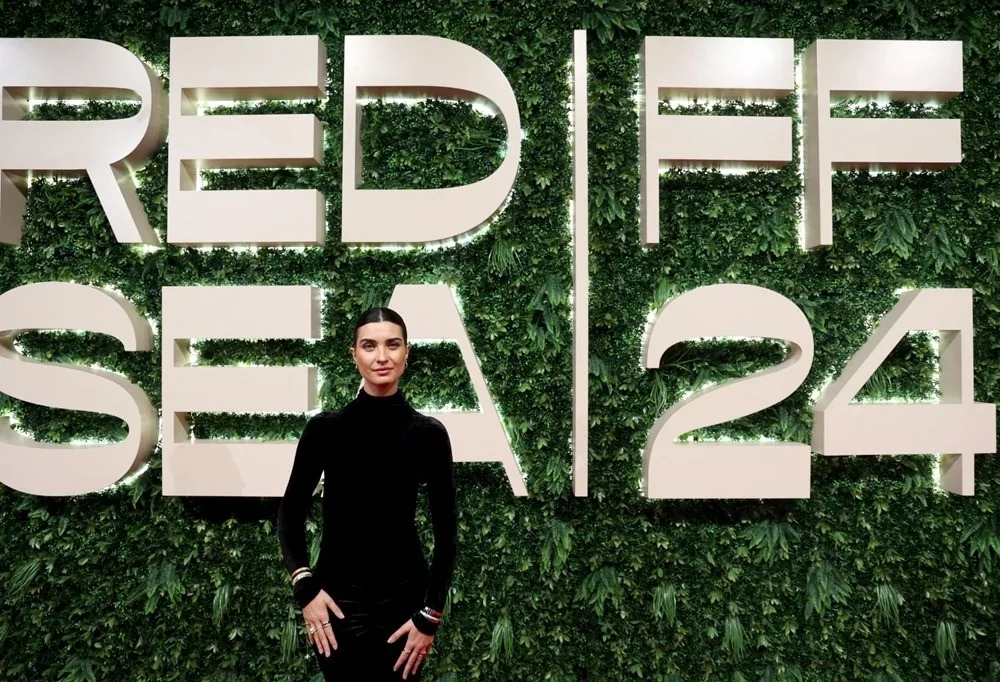 Tuba Büyüküstün, film festivalinde Hollywood yıldızlarıyla