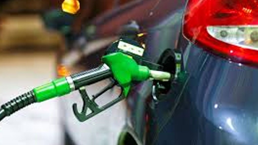 Benzine zam geldi!