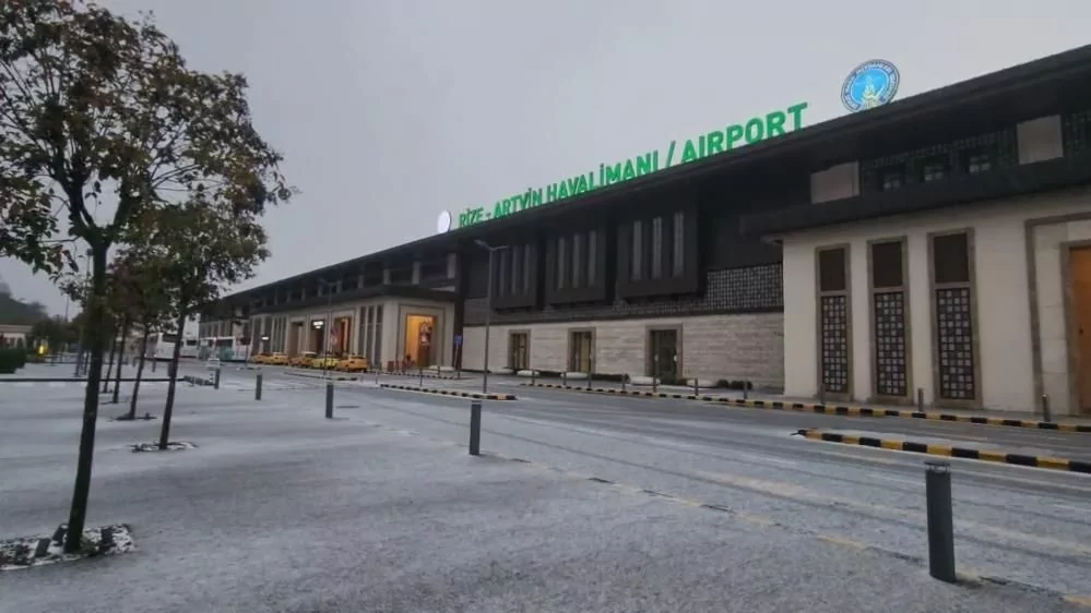 Karadeniz'de ortalık savaş alanına döndü: Fırtına, hortum, dolu ve kar