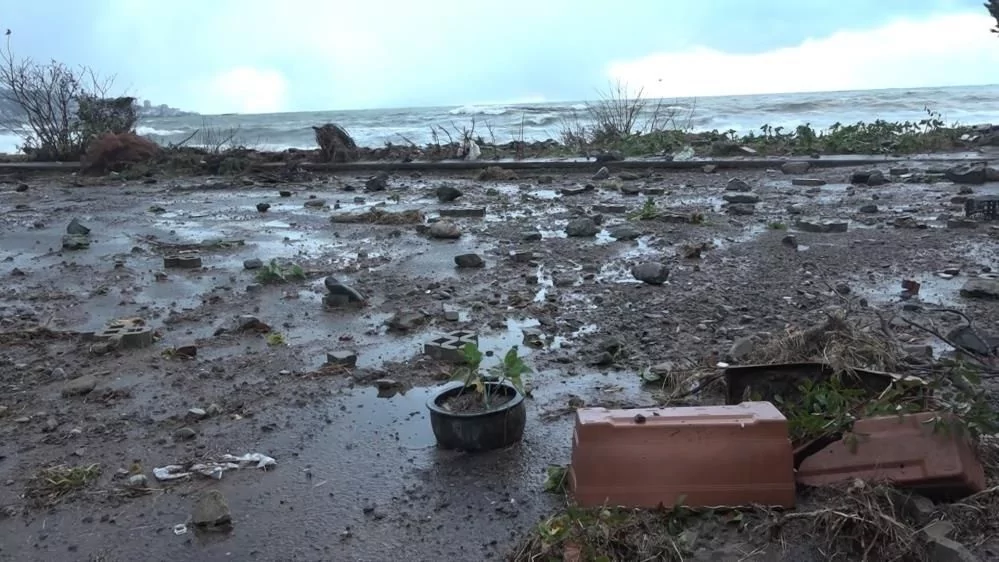Karadeniz'de ortalık savaş alanına döndü: Fırtına, hortum, dolu ve kar