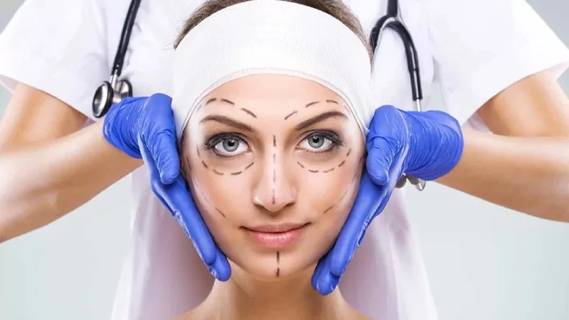 İngiliz cerrah, en çok talep edilen 'yüzü' açıkladı