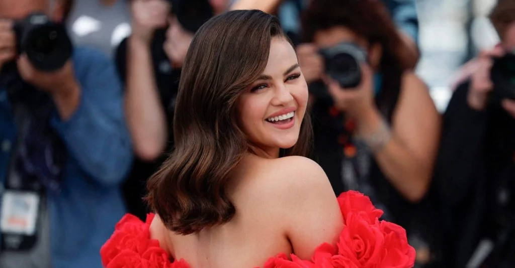 Hailey Bieber, Selena Gomez'in evlilik haberini beğendi