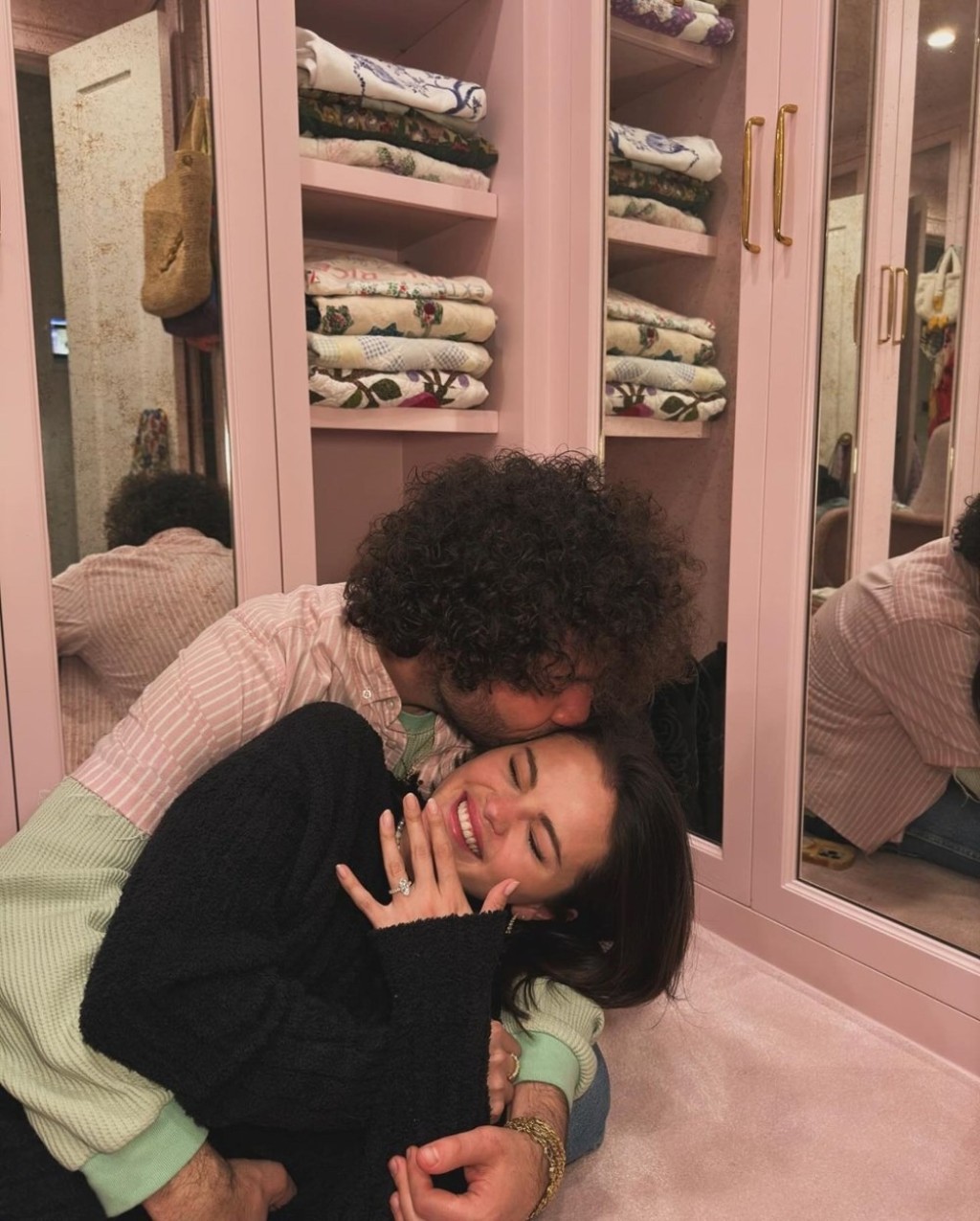 Hailey Bieber, Selena Gomez'in evlilik haberini beğendi