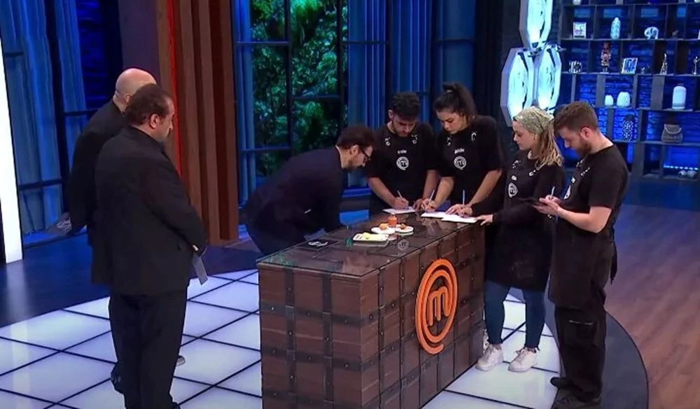 MasterChef'te şanssız bir veda: Bitmiş bir tabağın kırılmasını ilk kez yaşıyoruz