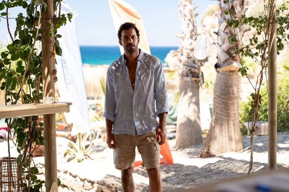 Hande Erçel ve Barış Arduç'un filminden yeni kareler