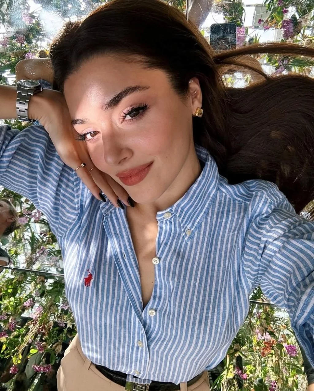 Hande Erçel'den yeğeni Aylin Mavi'nin doğum gününü kutladı