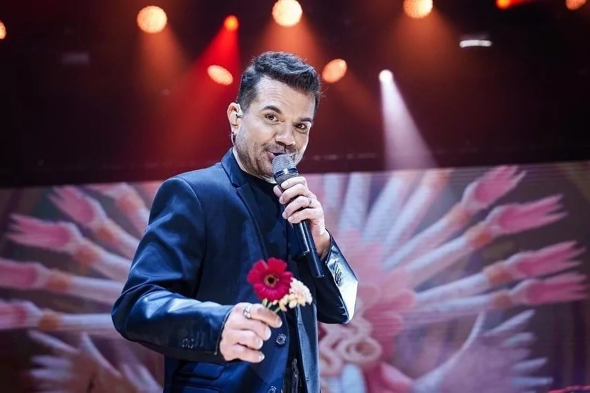 Şarkıcıların yılbaşı gecesi ücretleri dudak uçuklattı