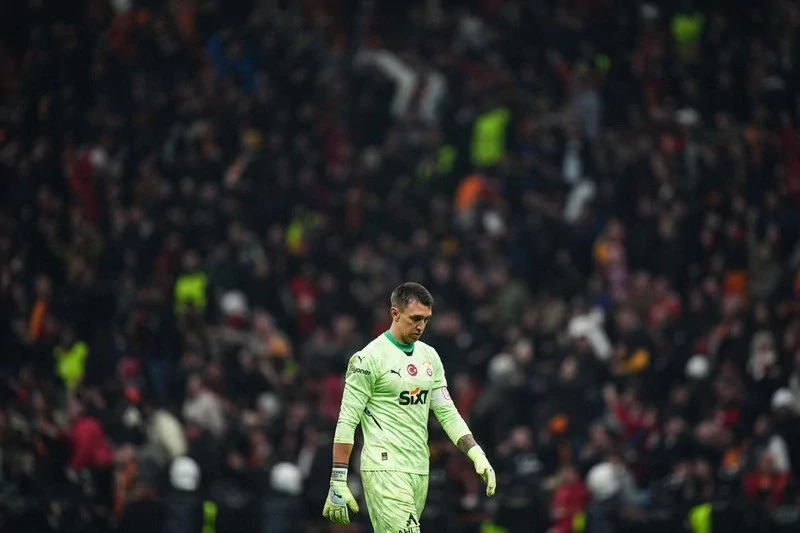 Muslera, Galatasaray'ın planlarını bozdu!