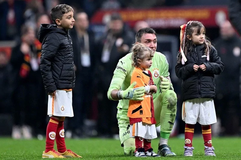Muslera, Galatasaray'ın planlarını bozdu!