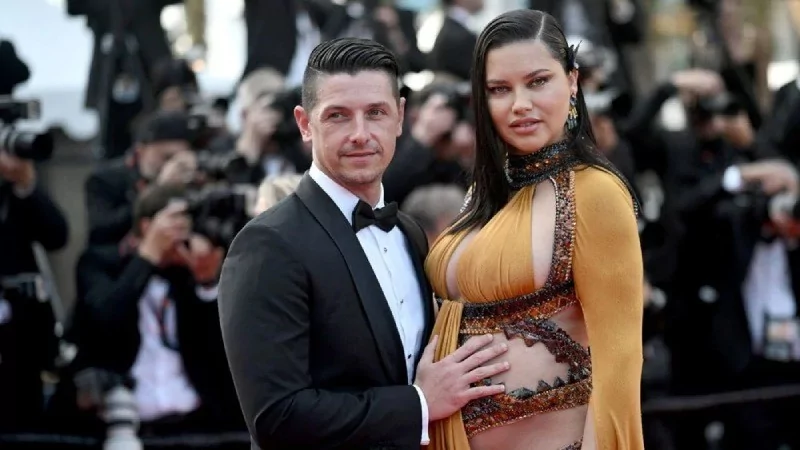 Adriana Lima, oğlunun babasıyla evlendi