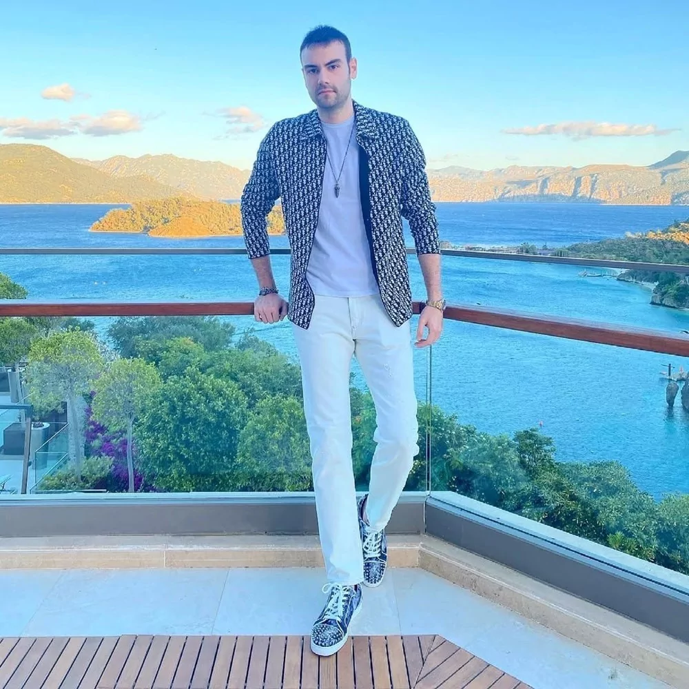 Esra Bilgiç ve Faruk Sabancı'dan ilk paylaşım