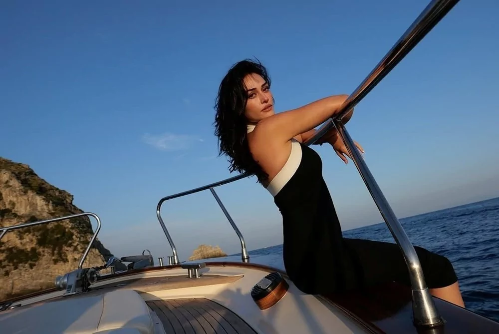 Esra Bilgiç ve Faruk Sabancı'dan ilk paylaşım