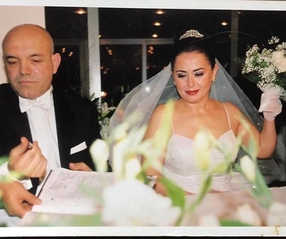 Nazan Kesal,eşi Ercan Kesal ile evlilik yıldönümünü kutladı: Bir ömür yetmez ki