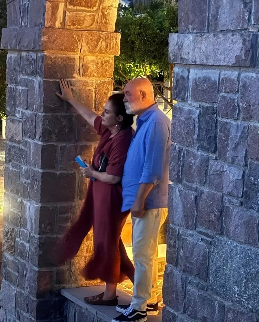 Nazan Kesal,eşi Ercan Kesal ile evlilik yıldönümünü kutladı: Bir ömür yetmez ki