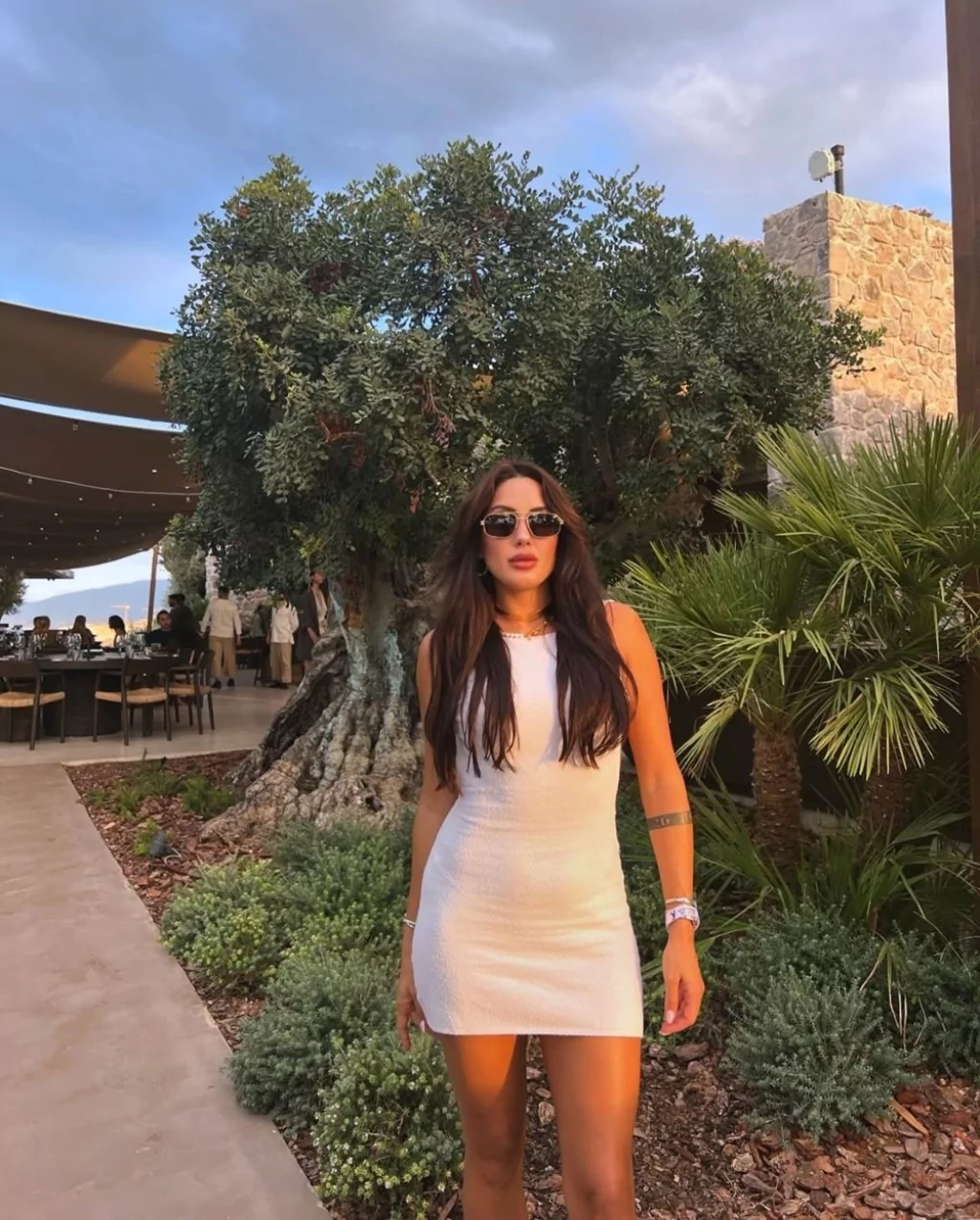 Hamile eski Survivor yarışmacısı Sahra, trafik kazası yaptı