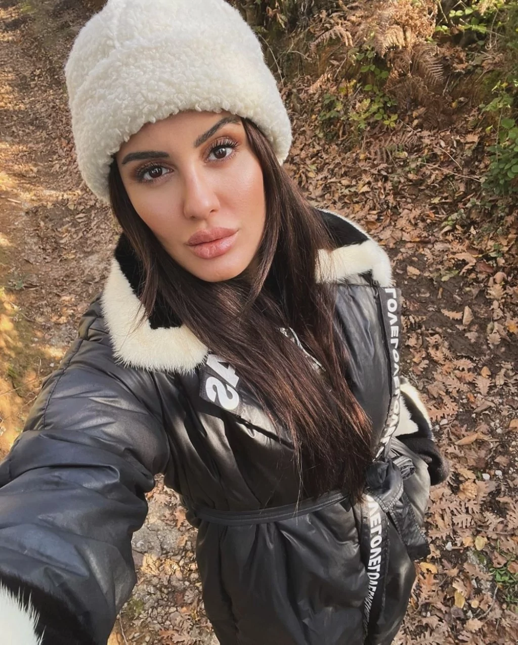 Hamile eski Survivor yarışmacısı Sahra, trafik kazası yaptı