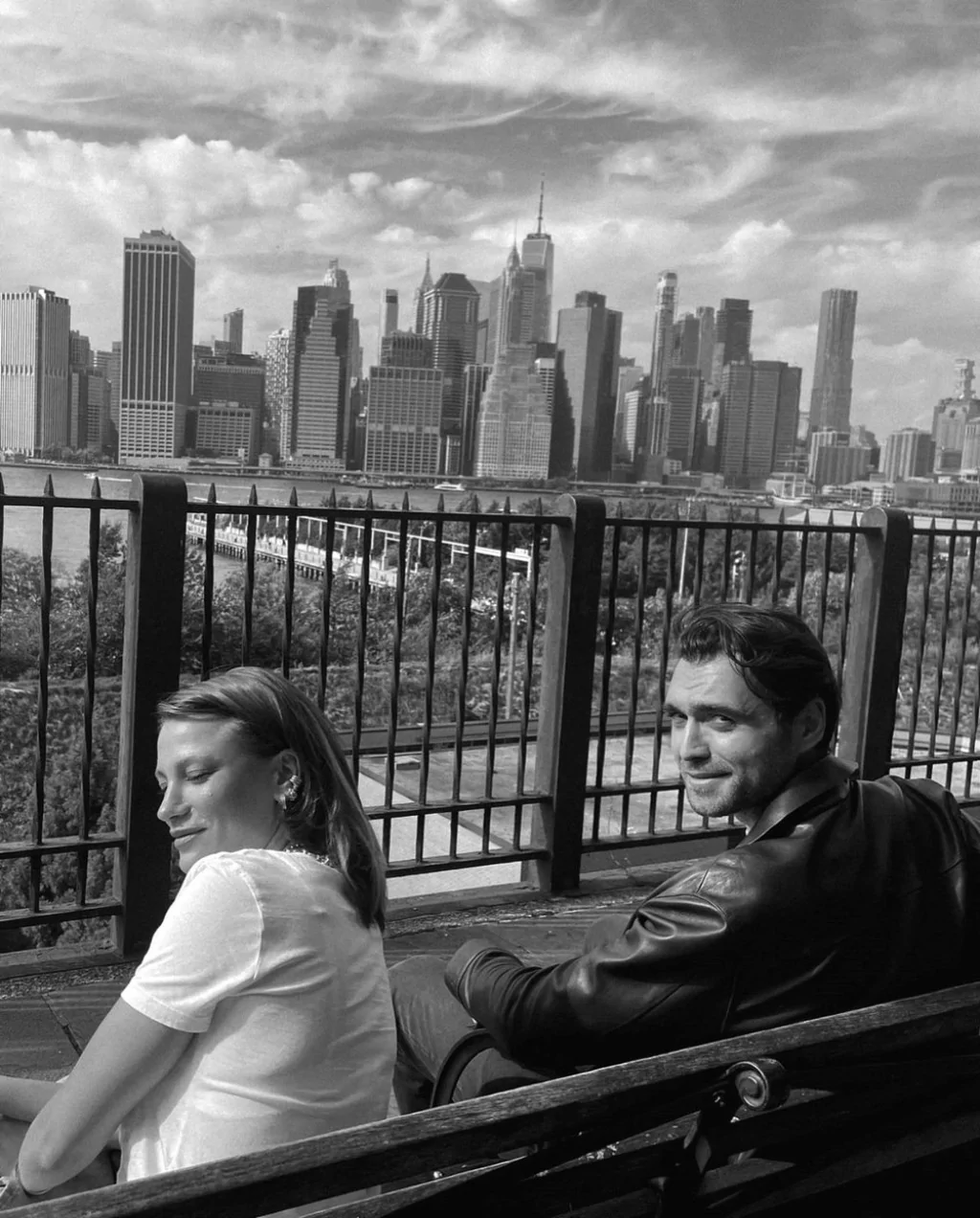 Serenay Sarıkaya'nın set pozları çok beğenildi