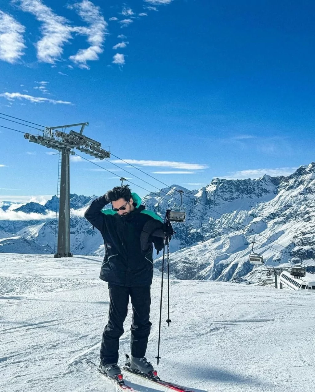 Alina Boz ile Umut Evirgen kar tatiline gitti