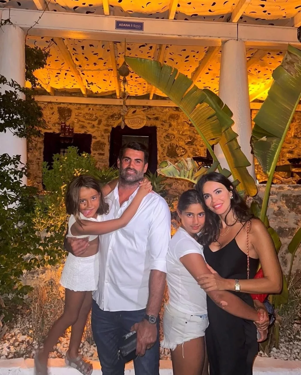 Zeynep Demirel: Karnımda halay çeken biri var