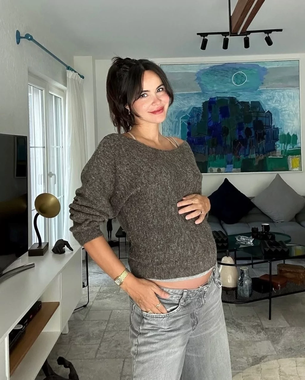 Zeynep Demirel: Karnımda halay çeken biri var