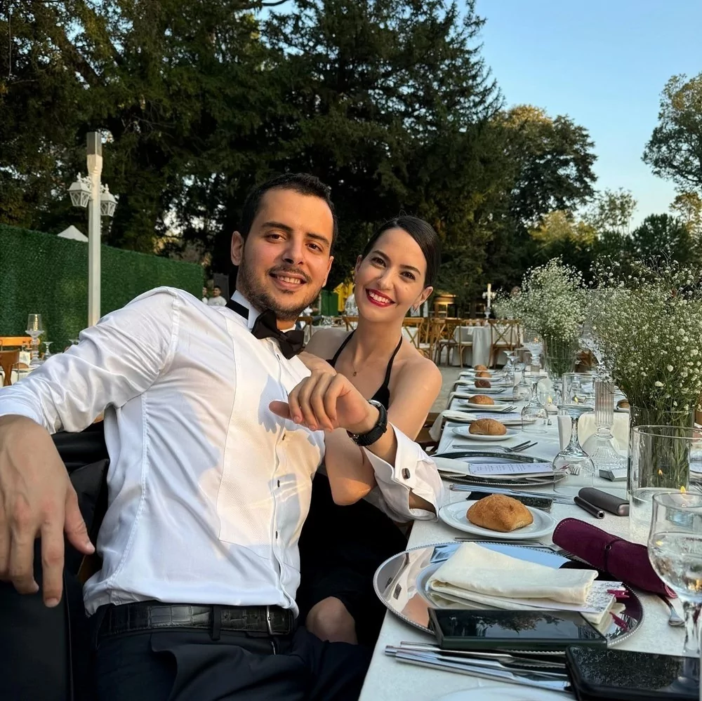 Ezgi Şenler çocukluk aşkıyla evleniyor