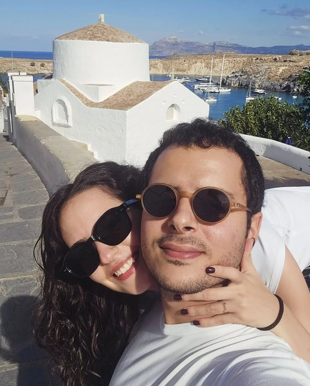 Ezgi Şenler çocukluk aşkıyla evleniyor