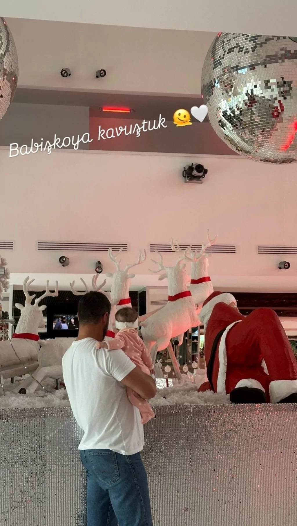 Berk Oktay yeni projesi için kilo almıştı: Ailesiyle yeni pozlarını paylaştı