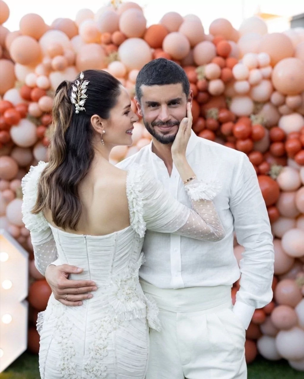 Berk Oktay yeni projesi için kilo almıştı: Ailesiyle yeni pozlarını paylaştı