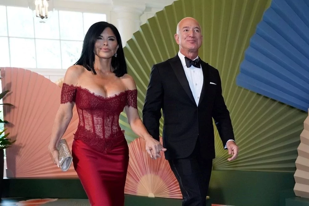 Jeff Bezos'tan 600 milyon dolara düğün açıklaması