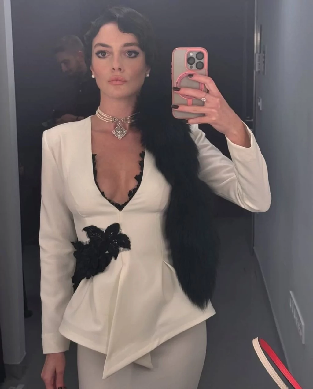 Melis Sezen "Tutuyorum çünkü elimde şu an" sözünü açıkladı