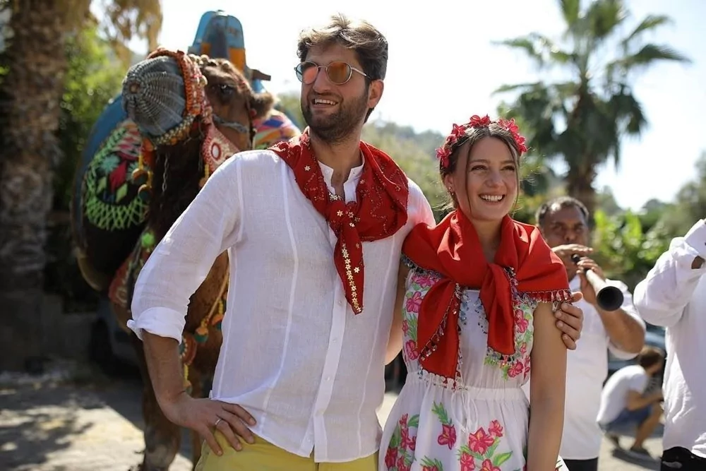 Güzel oyuncu Gizem Karaca anne oluyor