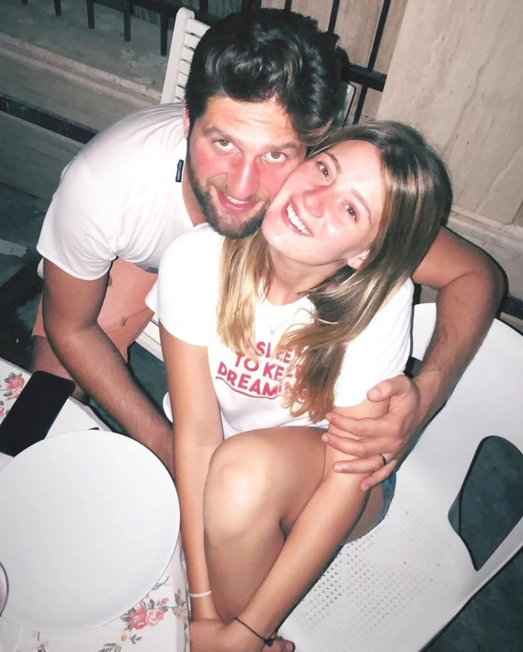 Güzel oyuncu Gizem Karaca anne oluyor