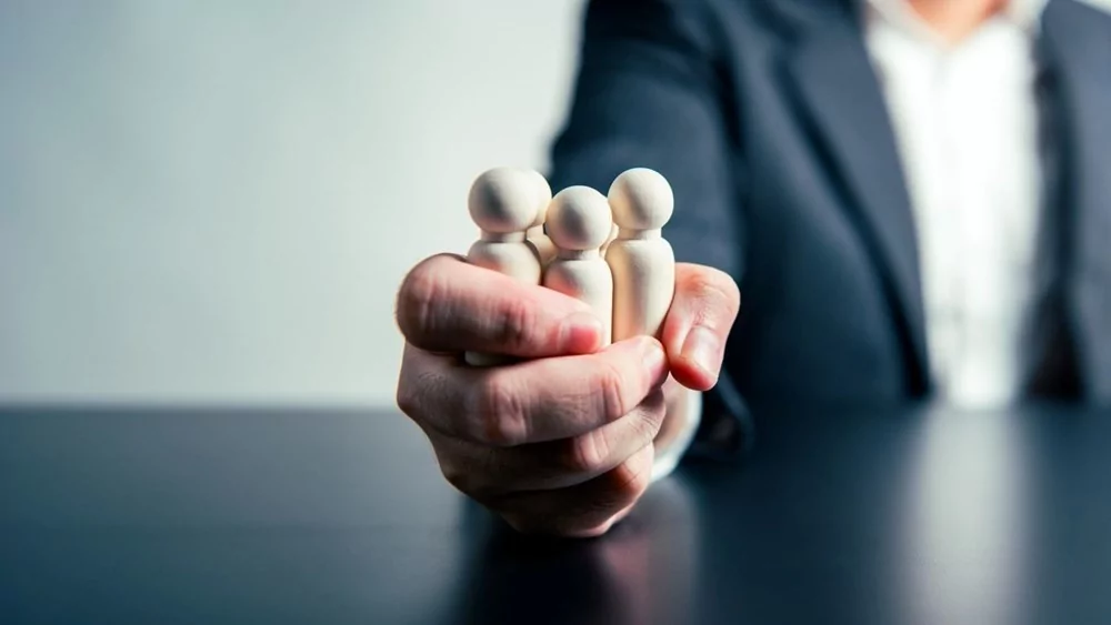 Manipülatifler vücut dilleri ile kendilerini ele veriyor