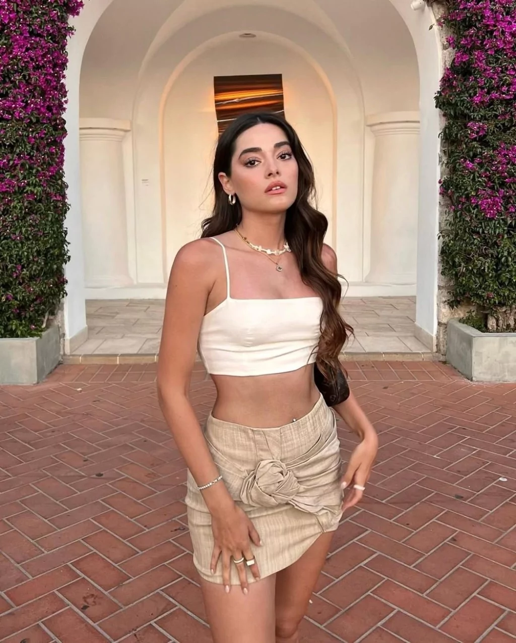 Sen Ağlama İstanbul'un oyuncusu Simay Barlas'ın merak edilenleri!