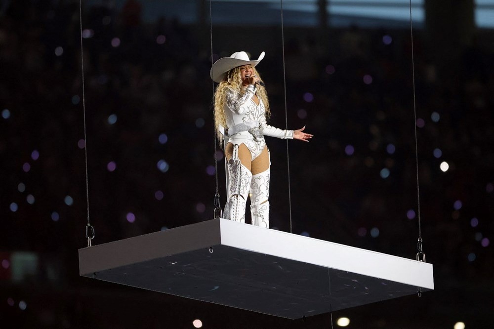 Beyonce, devre arasında gösterisiyle tarih yazdı!