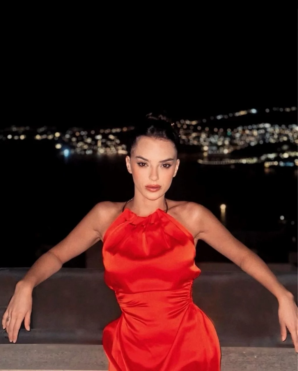 Rıza Kocaoğlu gönlünü Sera Kutlubey'e kaptırdı