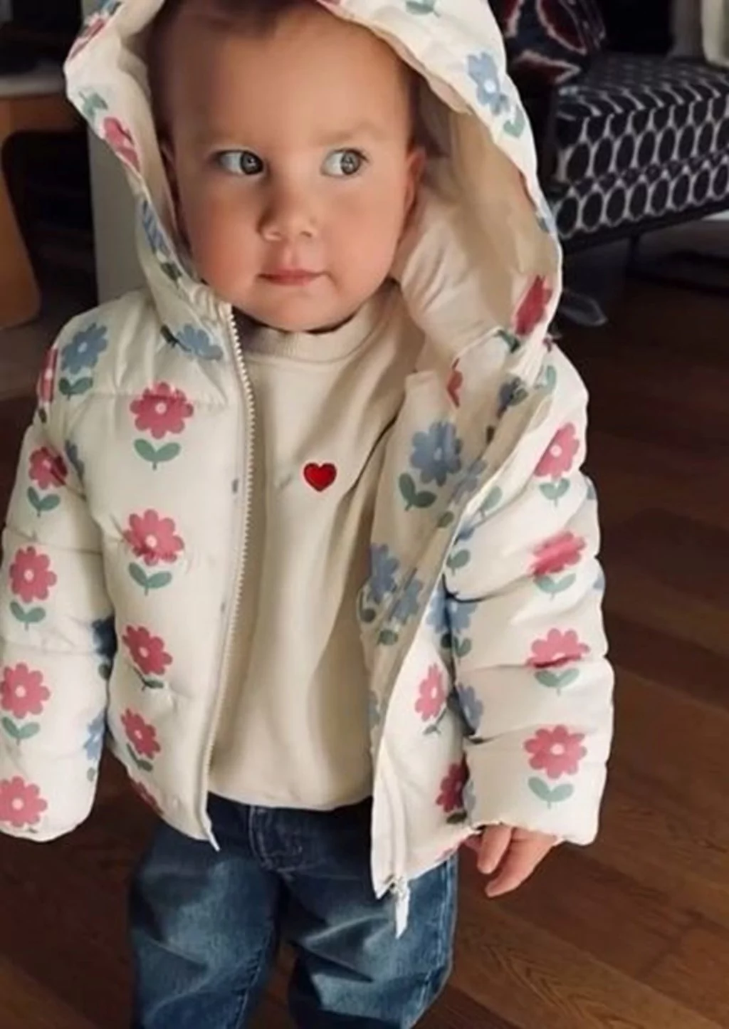 Aslı Enver kızı Elay'ı öpmelere doyamadı