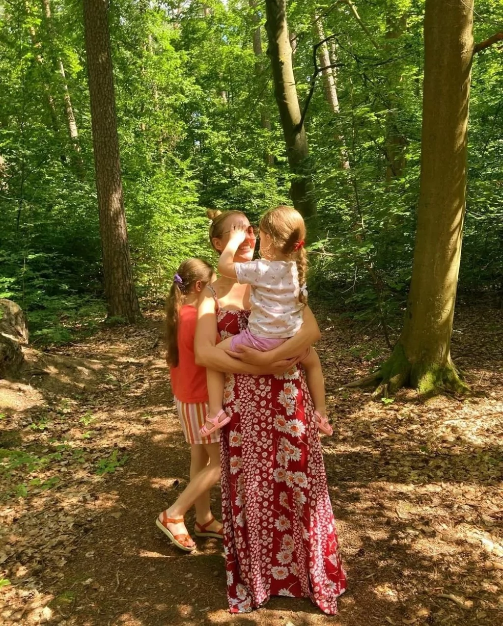 Meryem Uzerli'den kızlarıyla yeni yıl pozları verdi