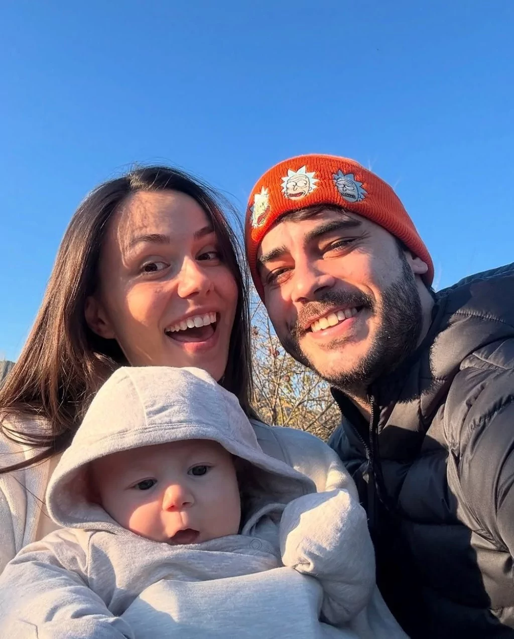 Dilan Telkök ve Berkay Hardal'dan oğulları Noyan ile kareleri