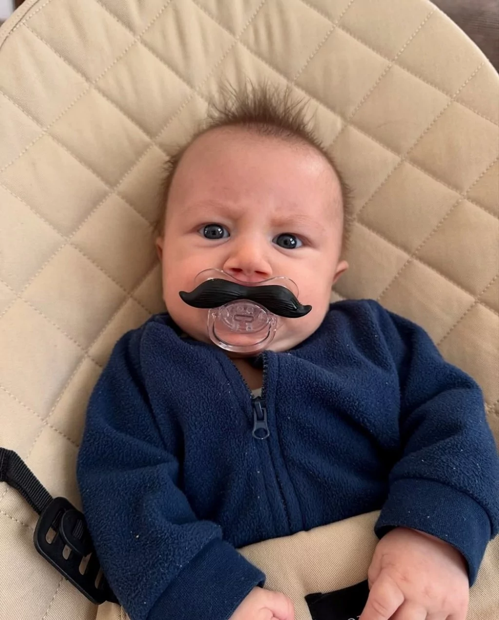 Dilan Telkök ve Berkay Hardal'dan oğulları Noyan ile kareleri