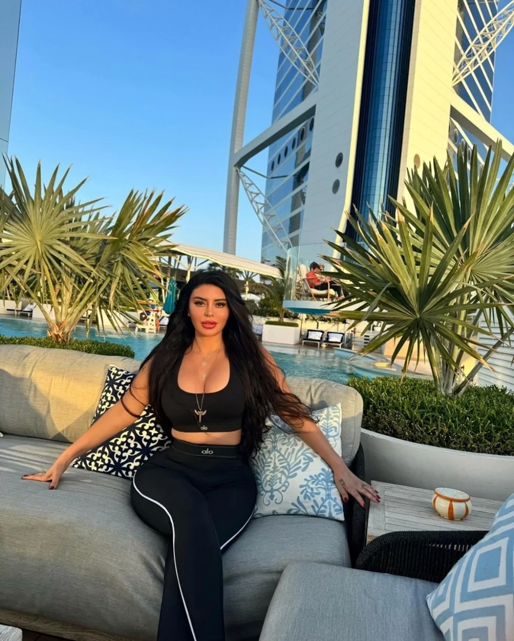 Şarkıcı Ebru Polat avukatlık mesleğine geri döndü!