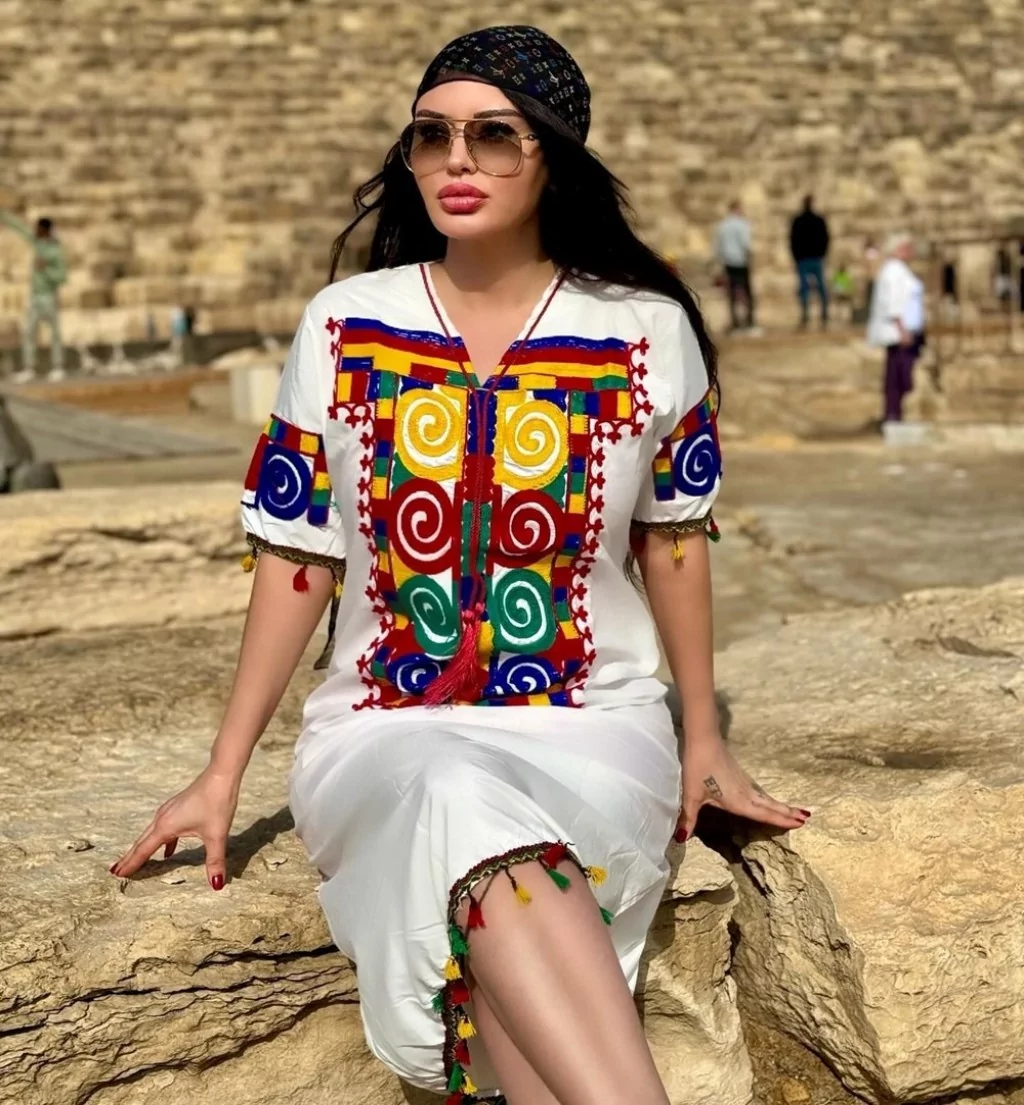 Şarkıcı Ebru Polat avukatlık mesleğine geri döndü!