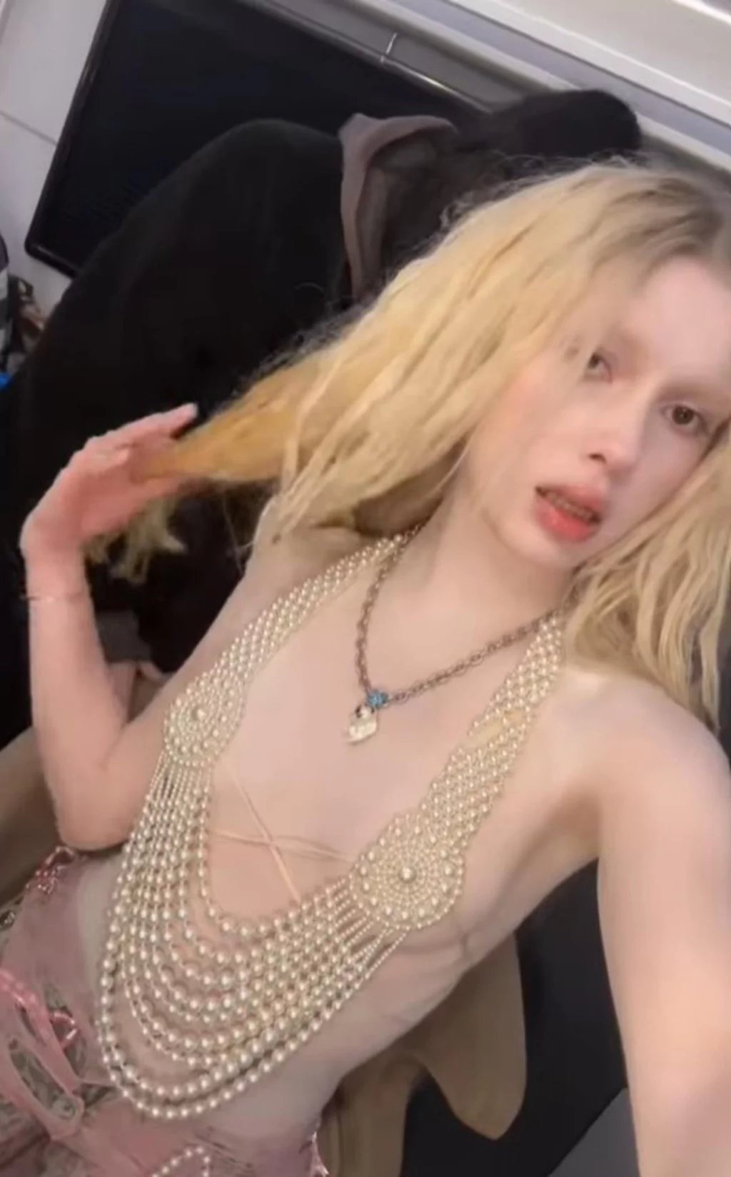 Aleyna Tilki'yi klip çekimlerinde gören çıplak sandı!