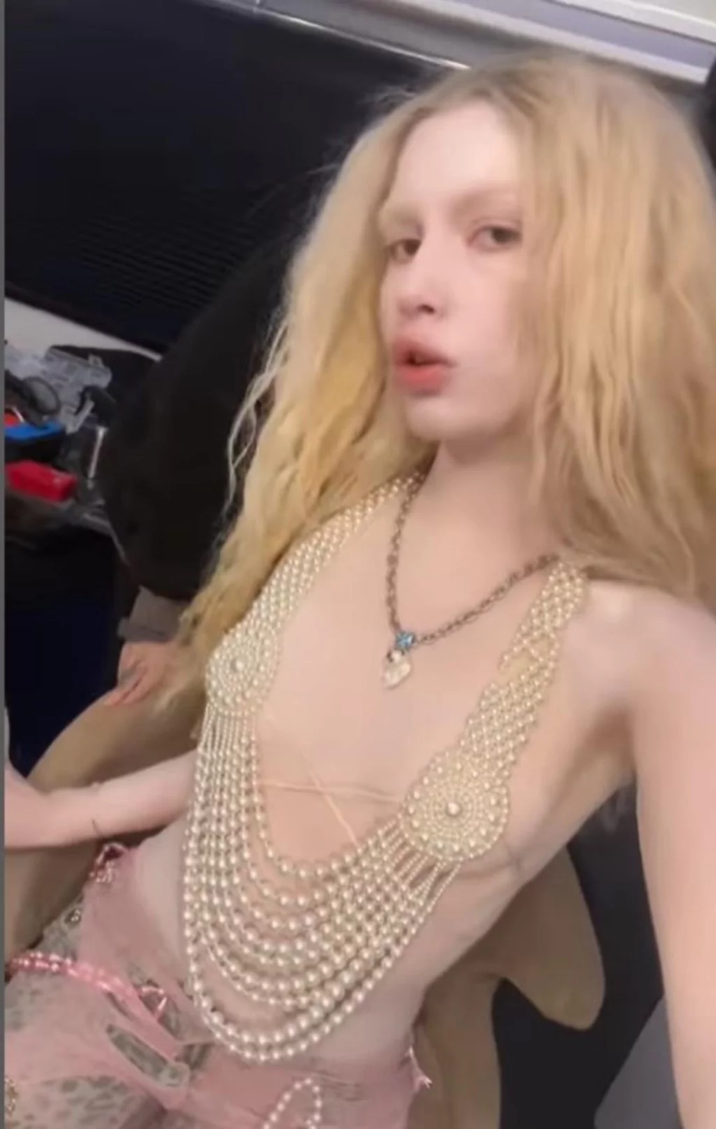 Aleyna Tilki'yi klip çekimlerinde gören çıplak sandı!